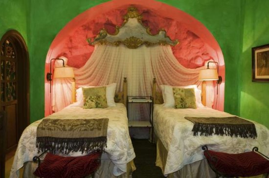 http://www.premiersanmiguel.com/custimages/CasaAuroraBorealis027.jpg